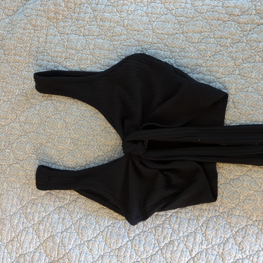 SheIn Tie Front Crop Top